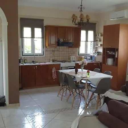 Riverside Family House