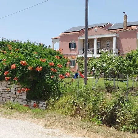 Riverside Family House